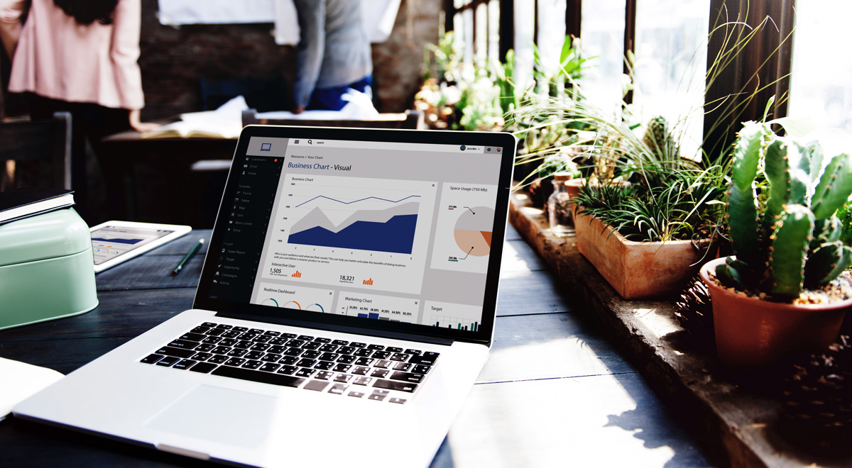 laptop web stats websites for dentists