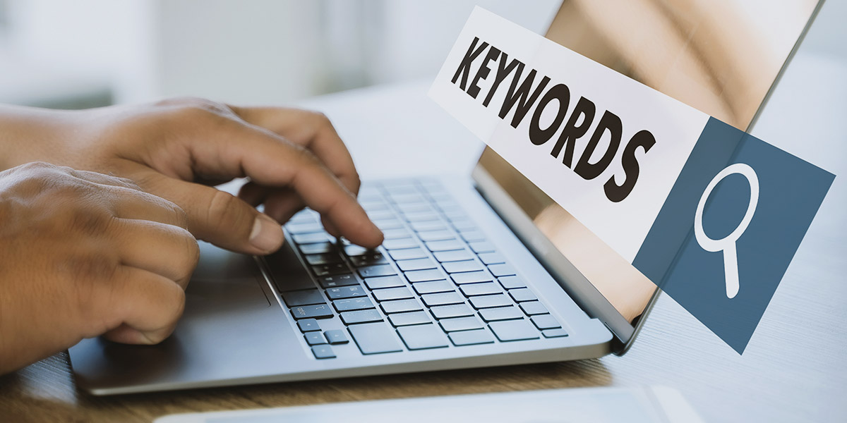 Man searching with keywords for local ranking factors for dentists